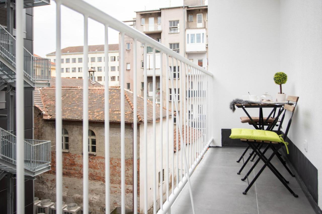 Design Triplex In The City Center With A Balcony Daire Zagreb Dış mekan fotoğraf